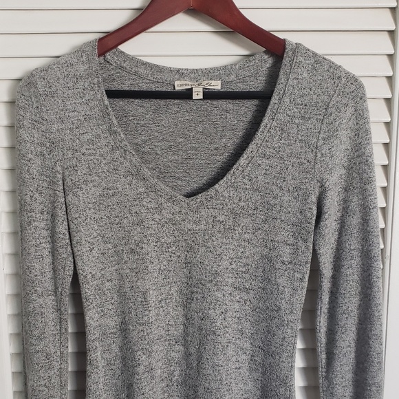 Express v neck One Eleven super soft sweater - Picture 1 of 3